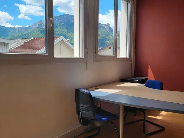Bureau 27 m² multi activité