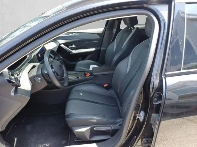 Peugeot 308 sw phev 180 e-eat8 — photo 11