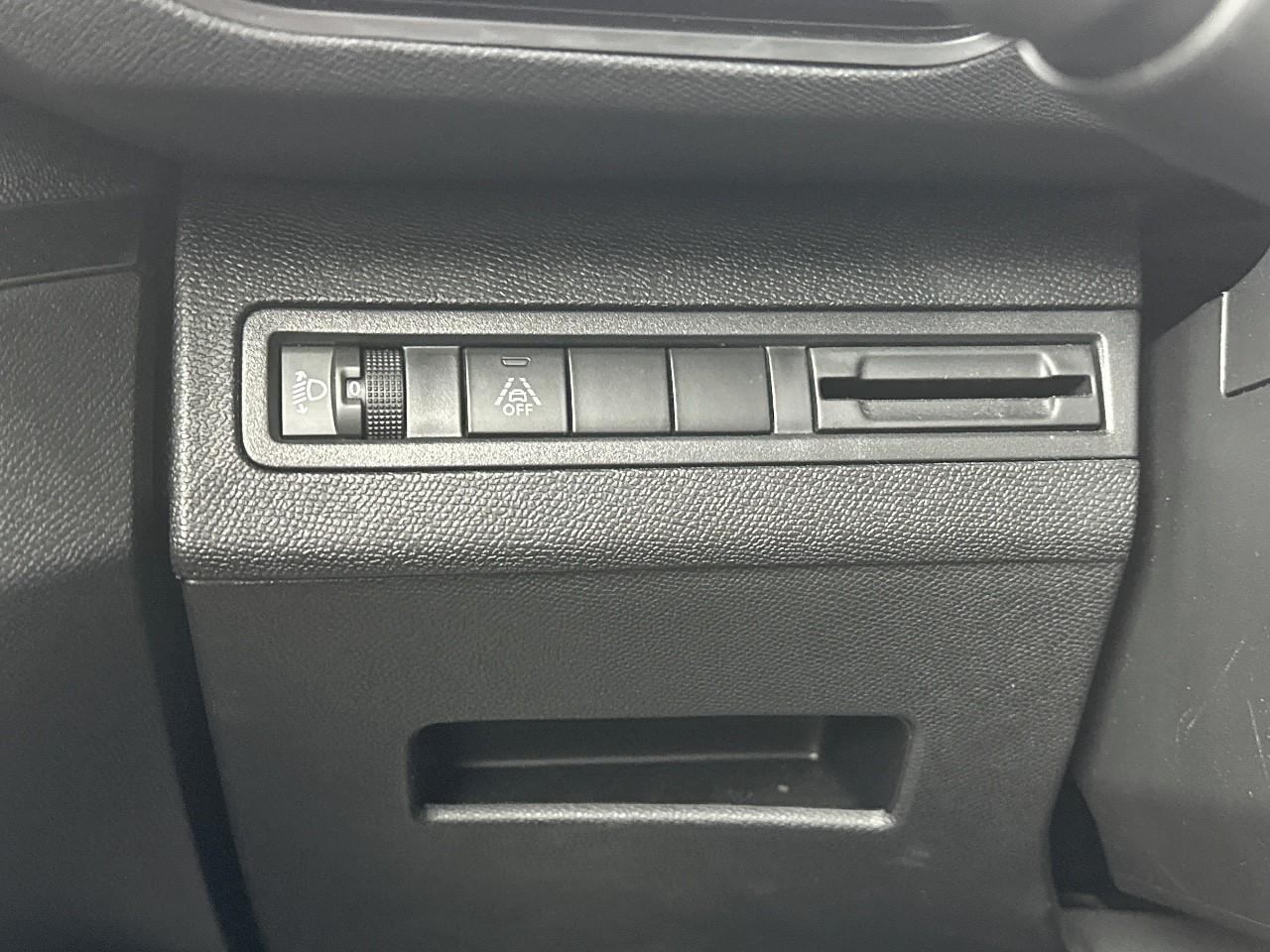 Peugeot 3008 puretech 130ch s&s eat8 allure pack — photo 16