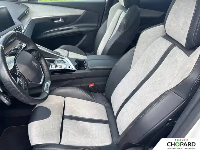 Peugeot 3008 hybrid4 300 e-eat8 — photo 11
