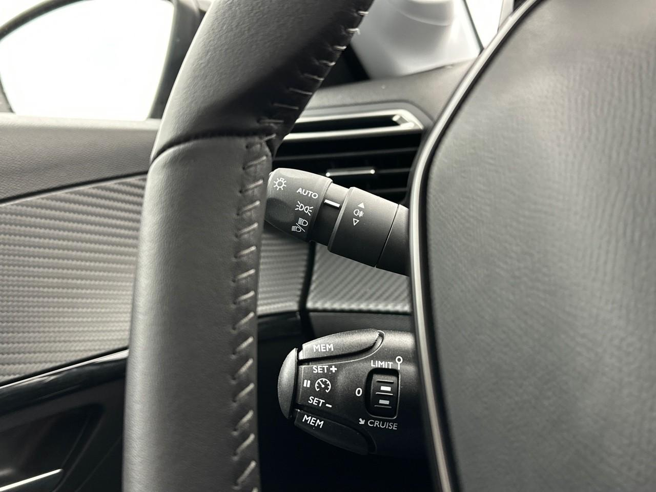Peugeot 208 electrique 50 kwh 136ch like — photo 19