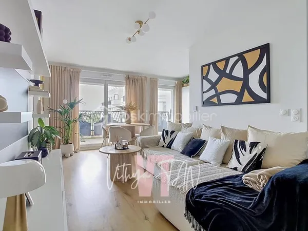Appartement F4 de STANDING - CENTRE VILLE CHESSY URBAIN