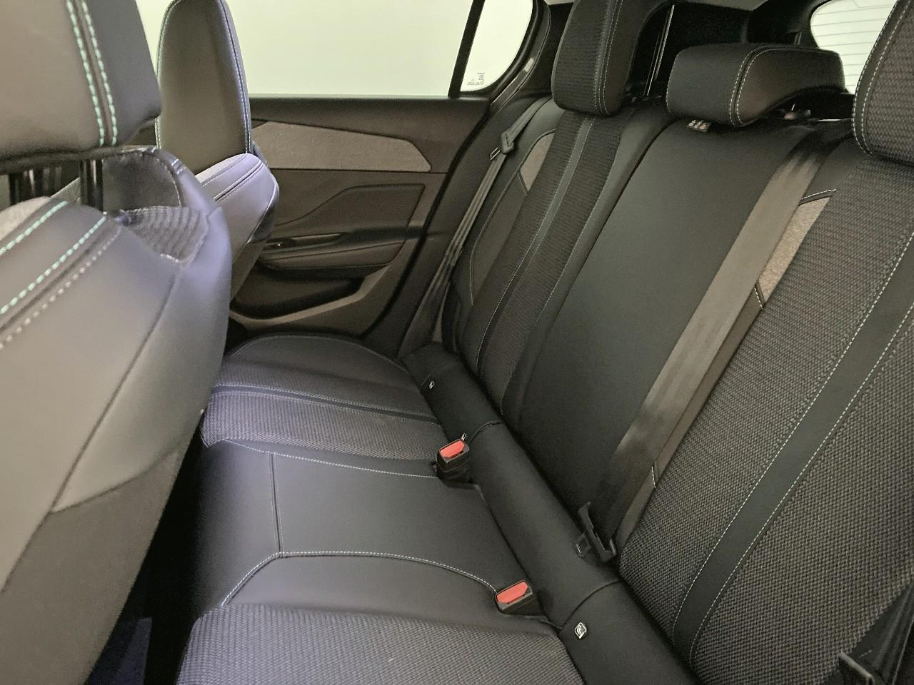 Peugeot 308 hybrid 145 e-dcs6 allure — photo 10