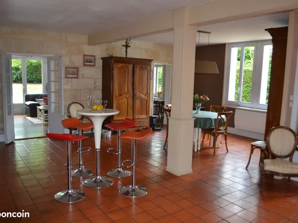 Maison 8 pièces 227 m²