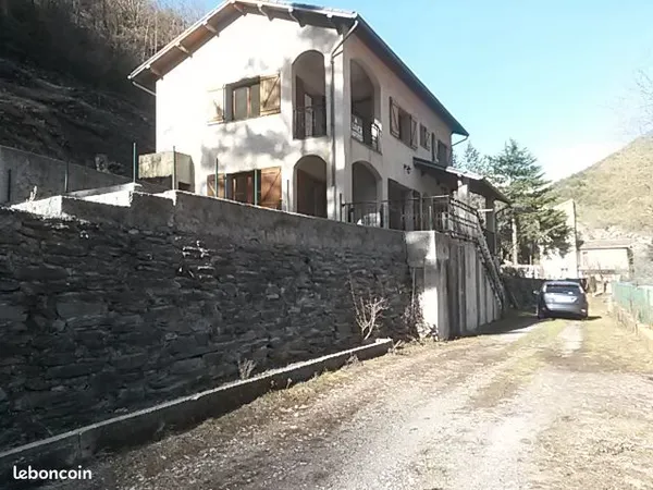 Maison tende proche village + dependance