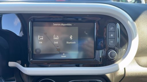 Renault Twingo E-Tech 81 22 kWh - Techno – 2022 – 35926 km – Électrique – Boîte Automatique — photo 13