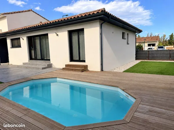 Villa contemporaine de plain-pied avec piscine - Bompas