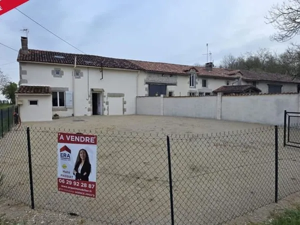 Maison de campagne - 3 chambres - Lizant (86)