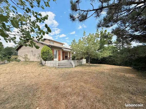 Maison 7 pièces 140 m²