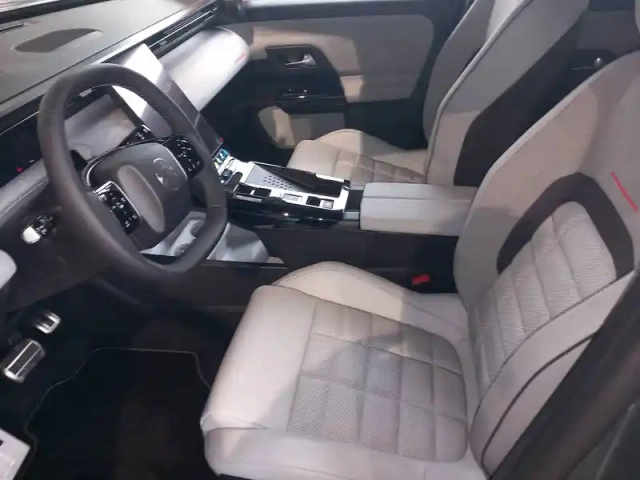 Citroën C5 Aircross hybride rechargeable 195 ch e-eat7 — photo 2