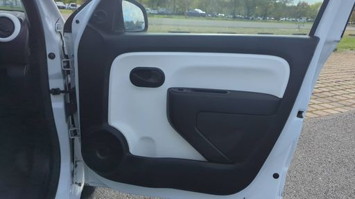 Renault Twingo 1.0 SCe 70 - Zen – 2017 – 94028 km – Essence – Boîte Manuelle — photo 26