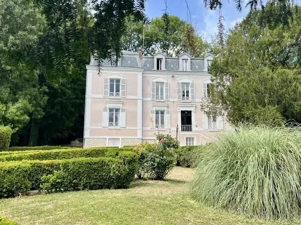 Villa 15 pièces 375 m²