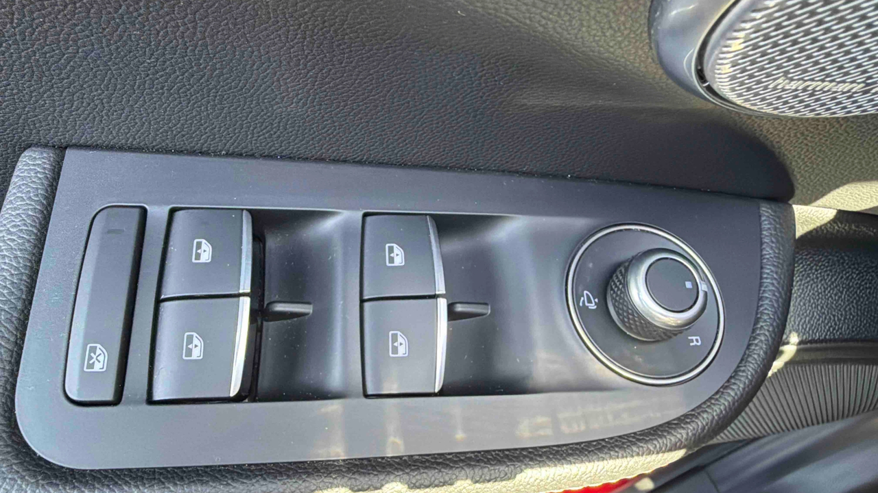 Alfa Romeo Giulia 2.2 160 ch AT8 — photo 16