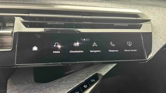 Peugeot 3008 hybrid 145 e-dcs6 — photo 16