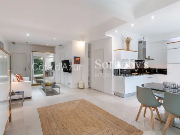 Appartement avec jardin à vendre Pointe Croisette à Cannes, à 15
