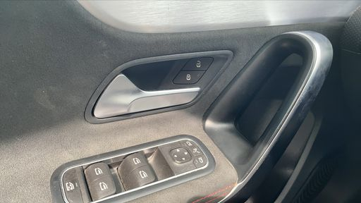 Mercedes Classe A 200 163 7G-DCT - Amg Line + – 2019 – 53175 km – Essence – Boîte Automatique — photo 51