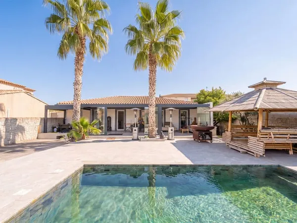 Maison Type 5 de 144m2 sur 500m2 de Jardin avec Piscine - 13