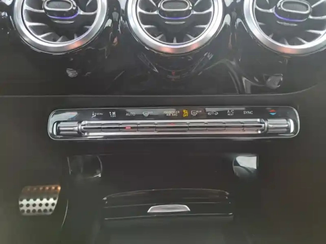 Mercedes Classe A 200 d amg line — photo 41