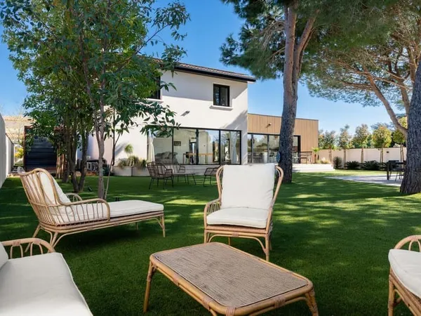 Dépt Hérault (34), à vendre PEROLS Maison P6 de 210m2 - Pisc