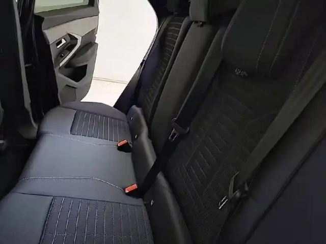 Peugeot 3008 hybrid 145 e-dcs6 — photo 42