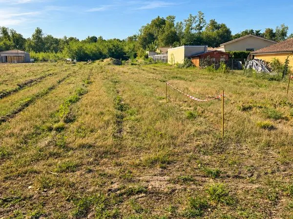 Terrain 720 m² Landiras