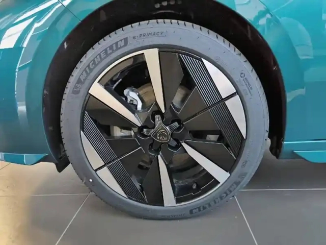 Peugeot 308 electrique 55 kwh 156ch — photo 13