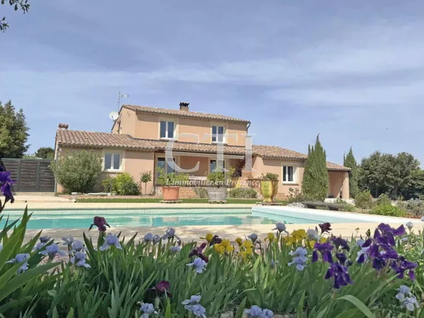 Villa 6 pièces 190 m²