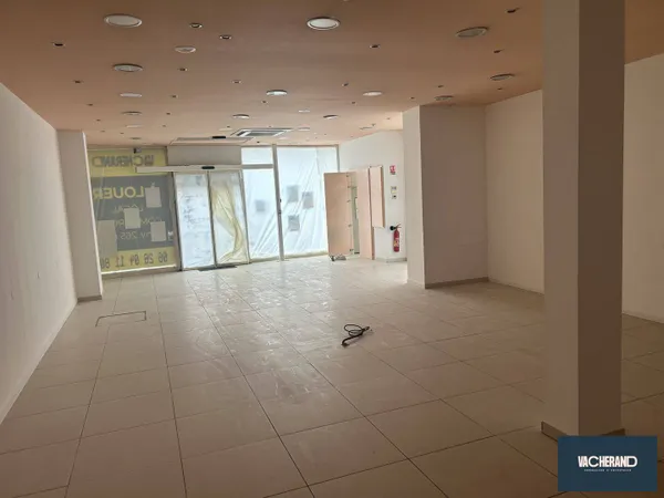 Local commercial 265 m²