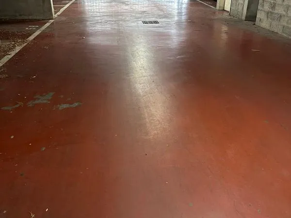 Place de parking souterrain à louer - Allée Haussmann, Bordeaux