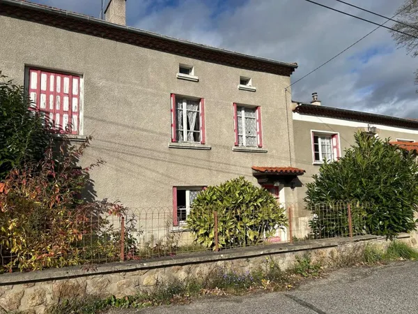 À vendre - Maison 200 m² à rénover entièrement - Sainte-Sigolène (43600)