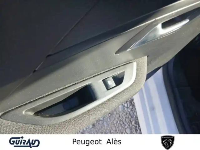 Peugeot 208 puretech 100 s&amp;s bvm6 — photo 13
