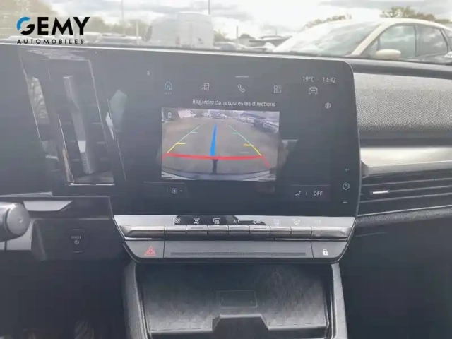 Renault Megane e-tech ev60 220 ch super charge — photo 68