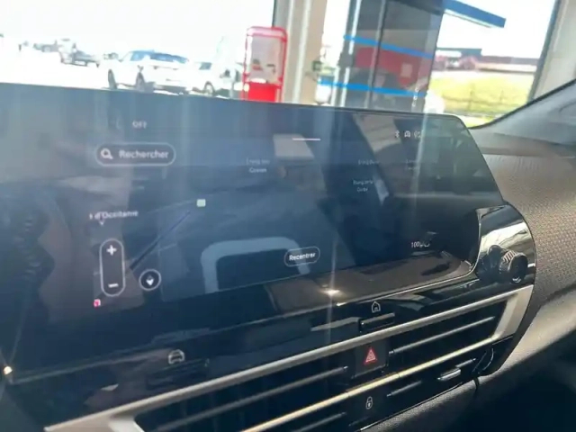 Citroën C4 hybride 145 ch e-dcs6 — photo 19