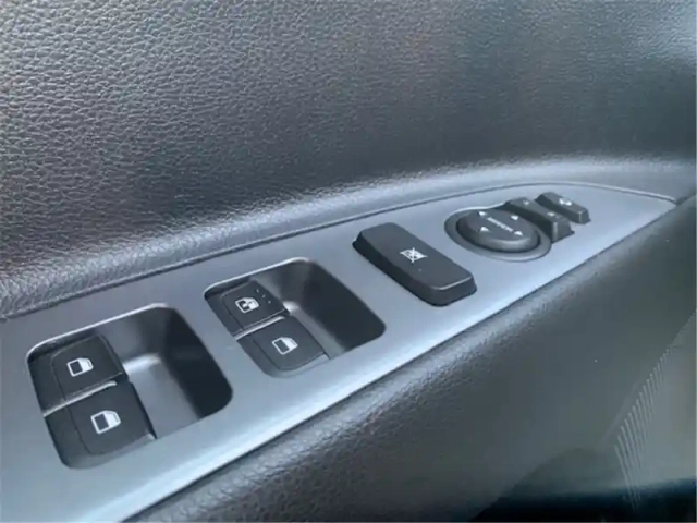 Kia Stonic 1.0 t-gdi 100 ch dct7 — photo 45