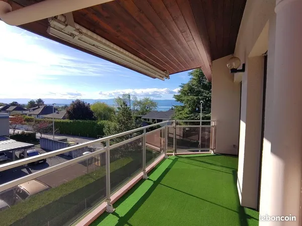 T3 en duplex avec vue sur le lac Léman - Corzent