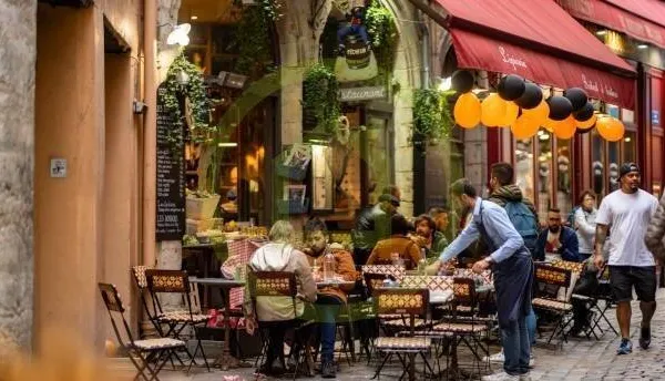 Restaurant 1 pièce 150 m²