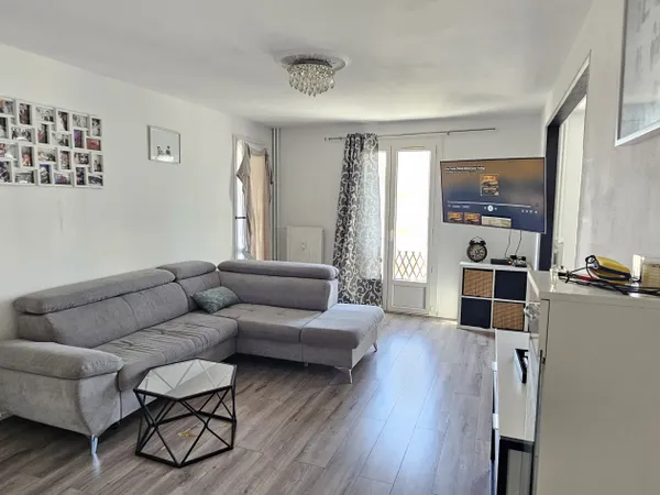 Toulon, quartier saint jean, appartement de type 4 , ascense