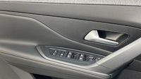 Peugeot 308 PHEV 180ch Allure Pack e-EAT8 — photo 18