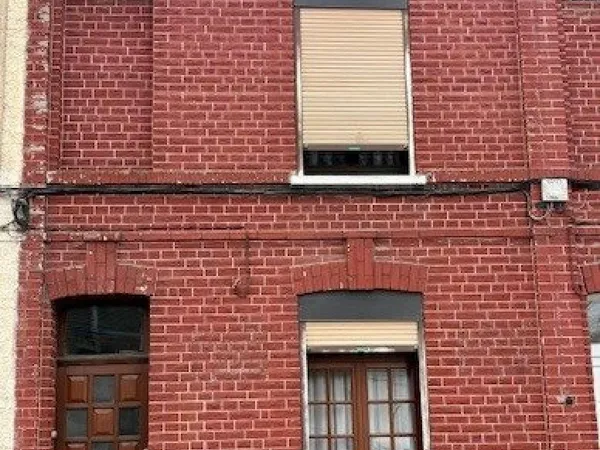 Maison mitoyenne avec double jardin - Valenciennes- Beau Potentiel