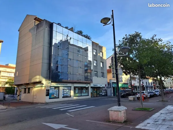 Local bureaux 84 m²
