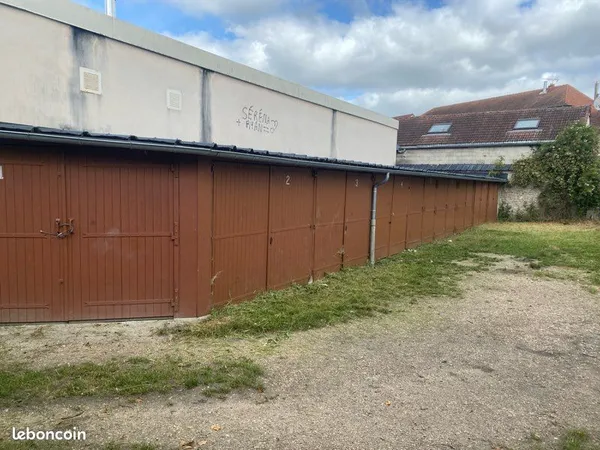 Garage à louer rue Paul Doucet à Château Thierry