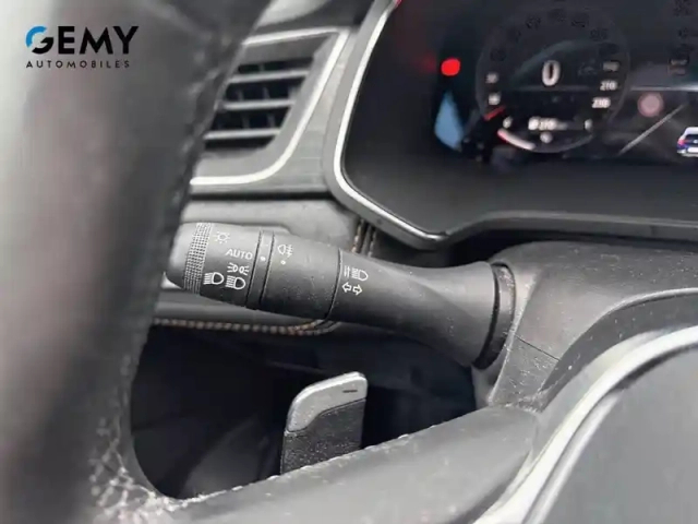 Renault Captur mild hybrid 160 edc — photo 20