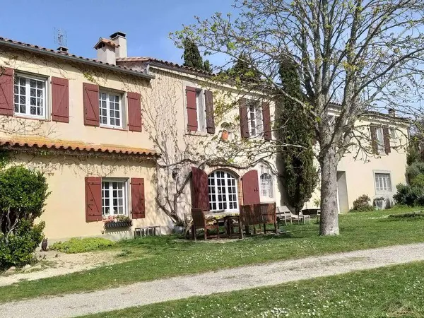 Maison 16 pièces 302 m²