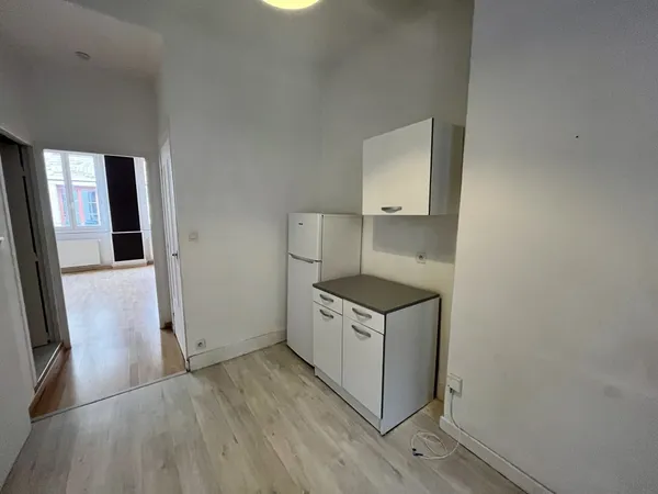 CENTRE VILLE - F2 - 405€