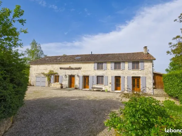 Propriété 9 pièces 313 m²