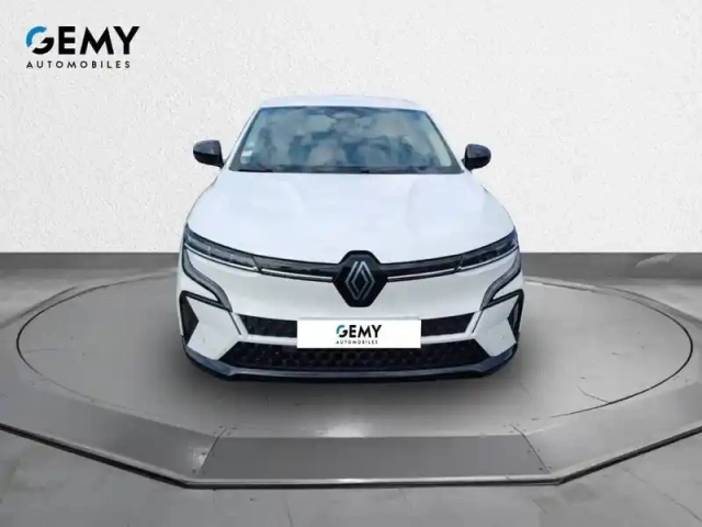 Renault Megane e-tech ev60 220 ch super charge — photo 2
