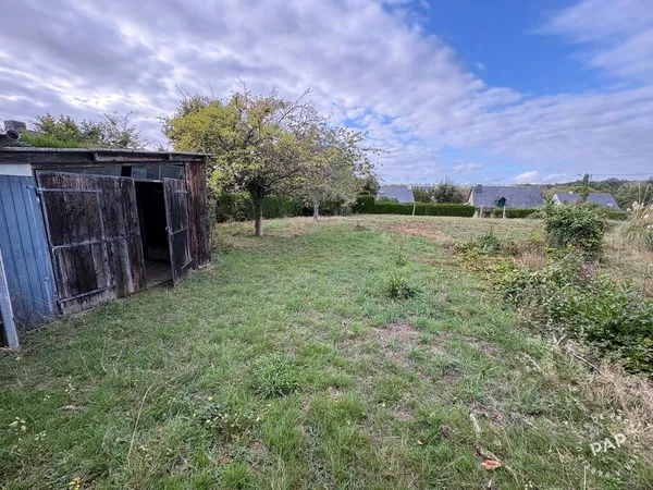 Terrain 890 m²