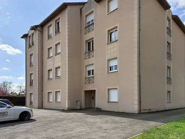 YUTZ - Appartement F3/F4 de 76,77 m2 avec terrasse et garage