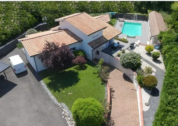 VILLA D'EXCEPTION AVEC PISCINE