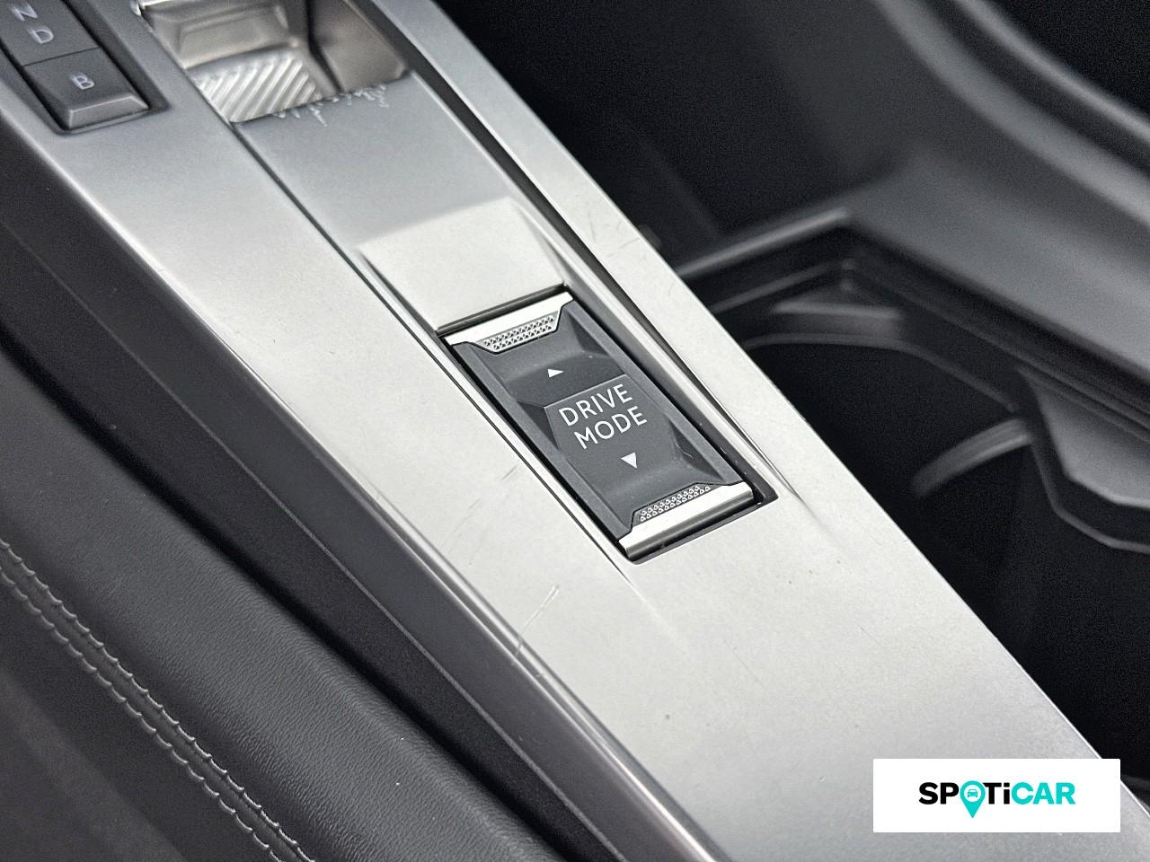 Peugeot 308 phev 180ch allure e-eat8 — photo 18